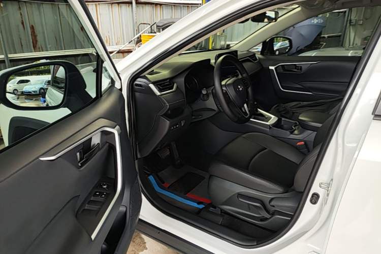 Used Toyota RAV4 2023 2.0L CVT Two-Wheel Drive Urban Edition Driver Seat
