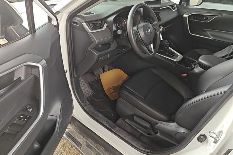 Used Toyota RAV4 2023 2.0L CVT Two-Wheel Drive Urban Edition Driver Seat