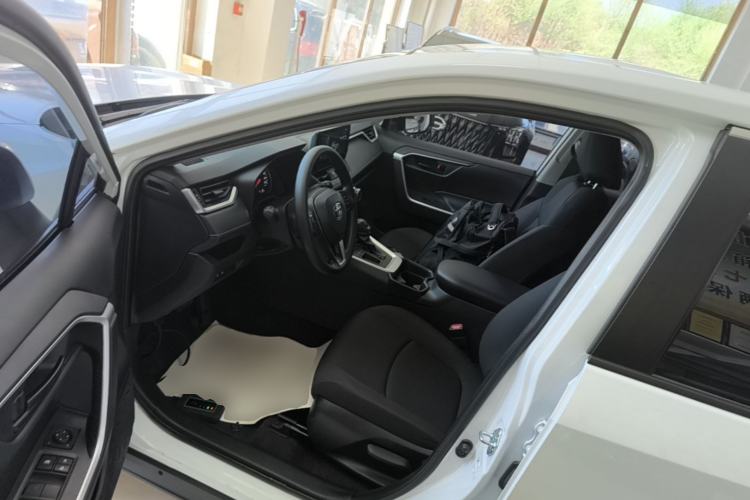 Used Toyota RAV4 2023 2.0L CVT Two-Wheel Drive Urban Edition Driver Seat