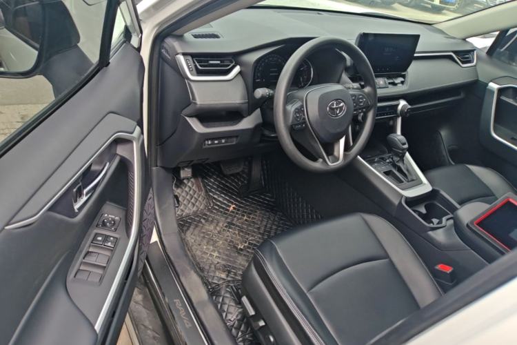 Used Toyota RAV4 2023 2.0L CVT Two-Wheel Drive Fashion Edition Driver Seat