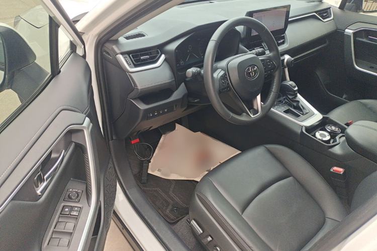 Used Toyota RAV4 2023 2.0L CVT Two-Wheel Drive 20th Anniversary Platinum Edition Driver Seat