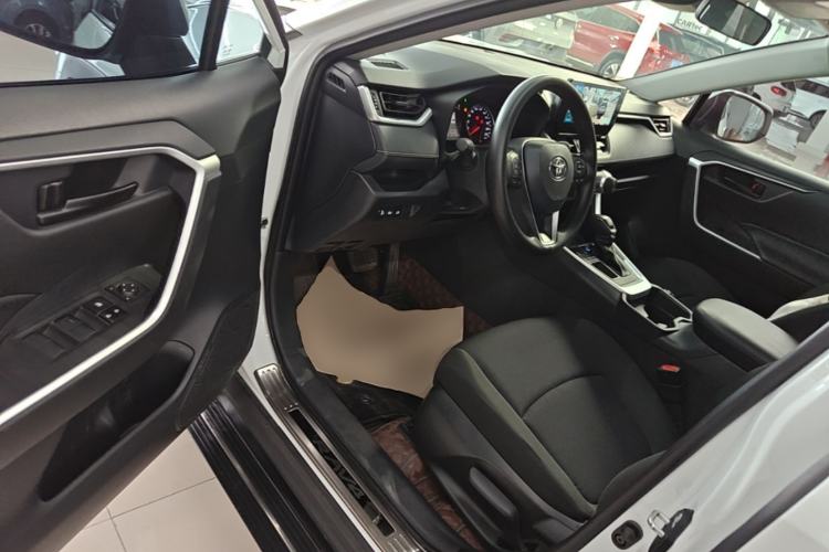 Used Toyota RAV4 2023 2.0L CVT Two-Wheel Drive Urban Edition Driver Seat