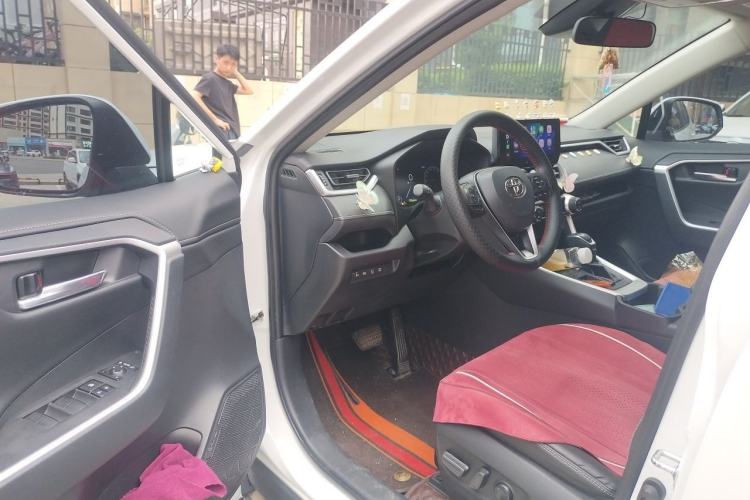 Used Toyota RAV4 2023 2.0L CVT Two-Wheel Drive Fashion Plus Edition Driver Seat
