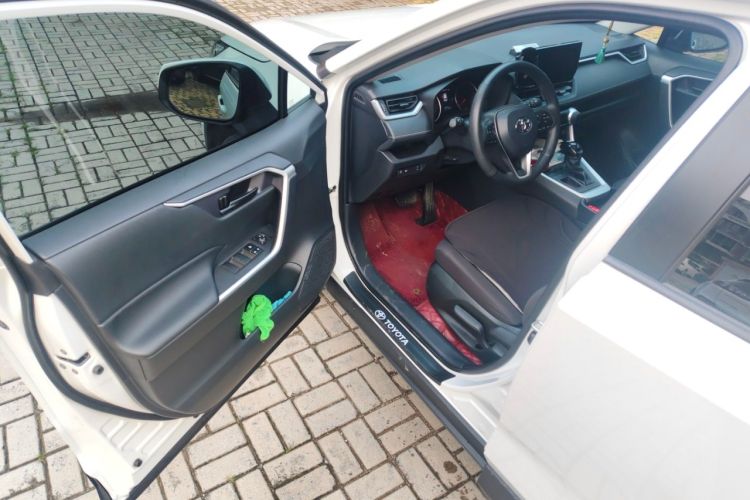 Used Toyota RAV4 2023 2.0L CVT Two-Wheel Drive Urban Edition Driver Seat