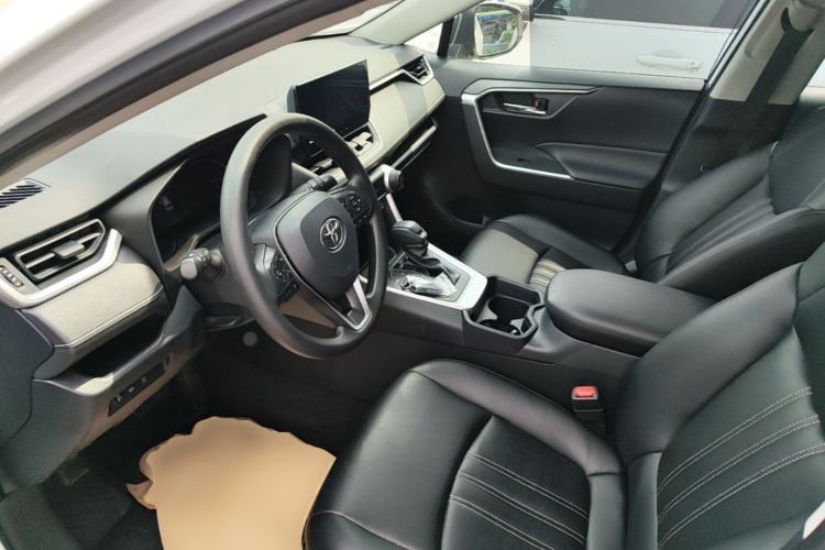 Used Toyota RAV4 2023 2.0L CVT Two-Wheel Drive Fashion Edition Driver Seat