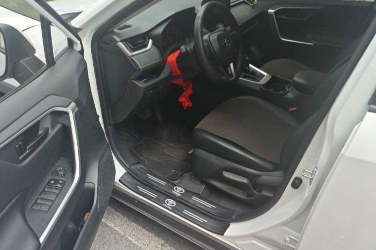 Used Toyota RAV4 2023 2.0L CVT Two-Wheel Drive Urban Edition Driver Seat