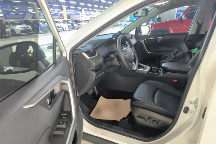 Used Toyota RAV4 2023 Dual-Motor 2.5L E-CVT Two-Wheel Drive Elite Edition Driver Seat