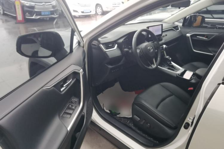 Used Toyota RAV4 2023 2.0L CVT Two-Wheel Drive Fashion Plus Edition Driver Seat