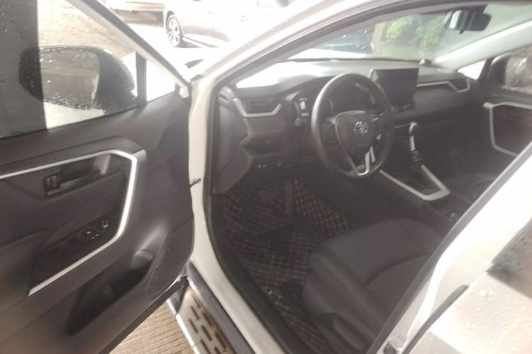 Used Toyota RAV4 2023 2.0L CVT Two-Wheel Drive Urban Edition Driver Seat