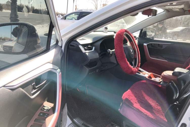 Used Toyota RAV4 2023 Dual-Motor 2.5L E-CVT Two-Wheel Drive Elite Edition Driver Seat