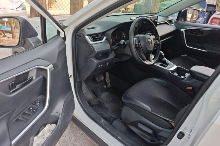 Used Toyota RAV4 2023 2.0L CVT Two-Wheel Drive Urban Edition Driver Seat