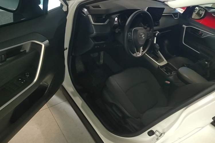 Used Toyota RAV4 2023 2.0L CVT Two-Wheel Drive Urban Edition Driver Seat