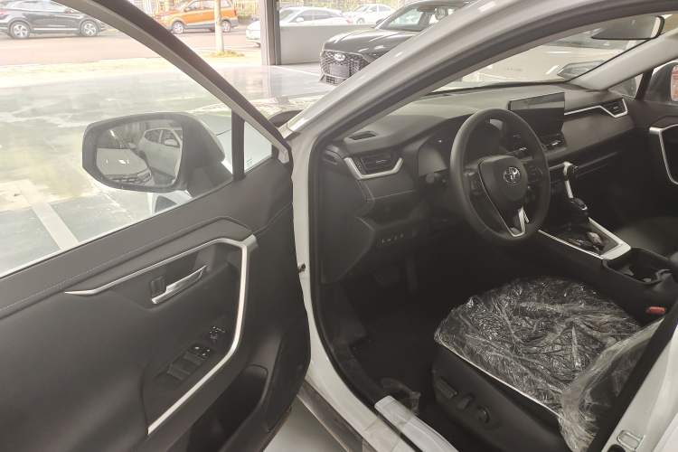 Used Toyota RAV4 2023 Dual-Engine 2.5L E-CVT Two-Wheel Drive Elite Plus Edition Driver Seat