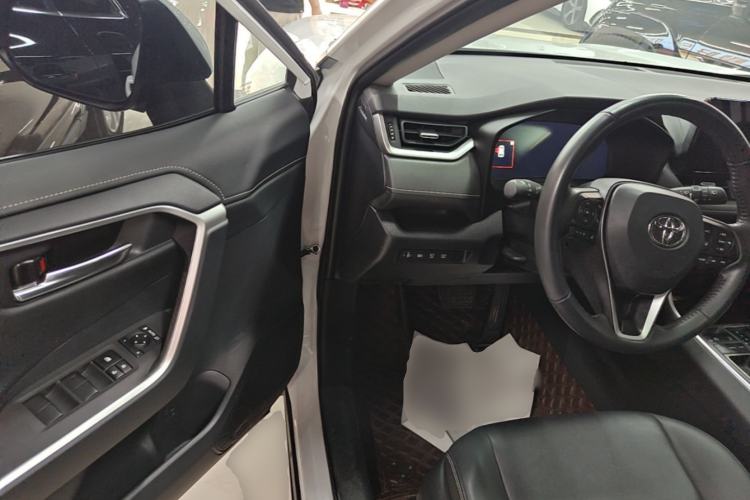 Used Toyota RAV4 2023 2.0L CVT Two-Wheel Drive Fashion Plus Edition Driver Seat