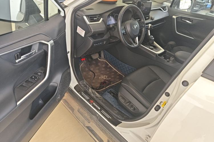 Used Toyota RAV4 2023 Dual-Engine 2.5L E-CVT Four-Wheel Drive Elite Plus Edition Driver Seat