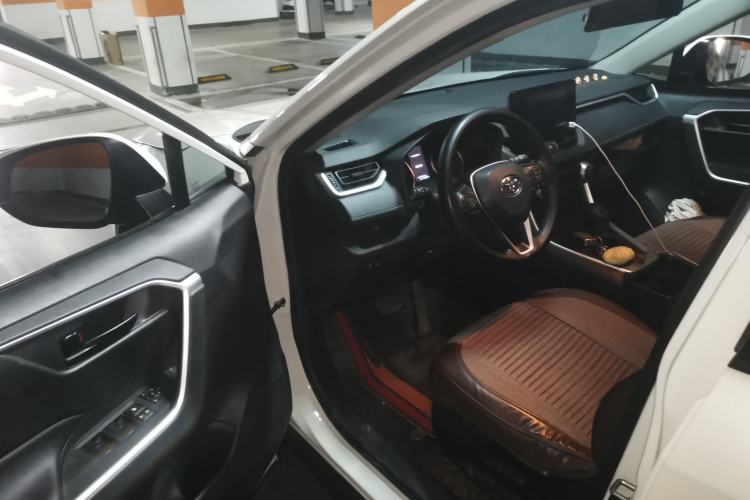 Used Toyota RAV4 2023 2.0L CVT Two-Wheel Drive Urban Edition Driver Seat