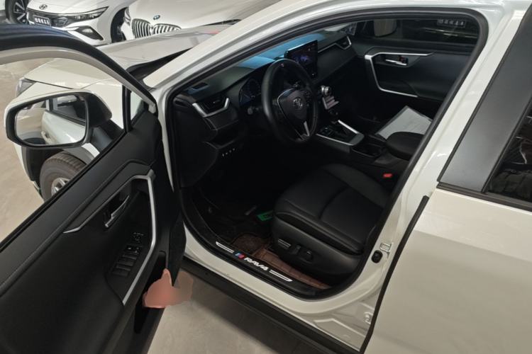 Used Toyota RAV4 2023 2.0L CVT Two-Wheel Drive Fashion Plus Edition Driver Seat