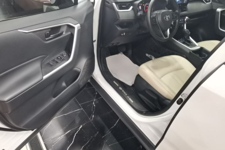 Used Toyota RAV4 2023 2.0L CVT Two-Wheel Drive Urban Edition Driver Seat