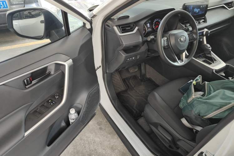 Used Toyota RAV4 2023 2.0L CVT Two-Wheel Drive Urban Edition Driver Seat