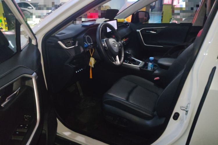 Used Toyota RAV4 2023 2.0L CVT Two-Wheel Drive 20th Anniversary Platinum Edition Driver Seat