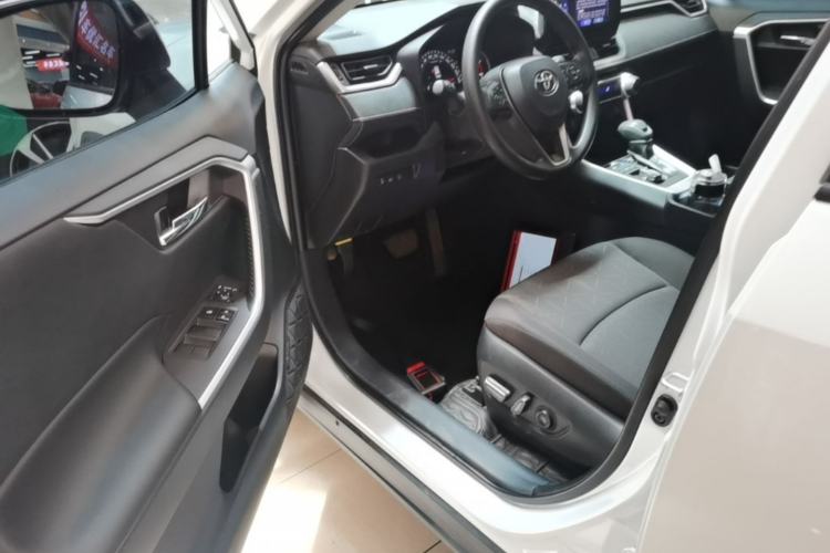 Used Toyota RAV4 2023 2.0L CVT Two-Wheel Drive Fashion Edition Driver Seat
