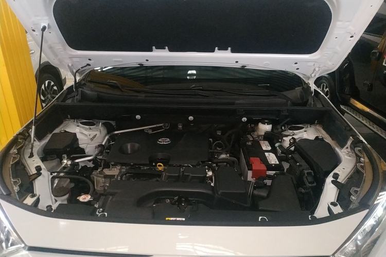 Used Toyota RAV4 2023 2.0L CVT Two-Wheel Drive Fashion Edition Engine Bay