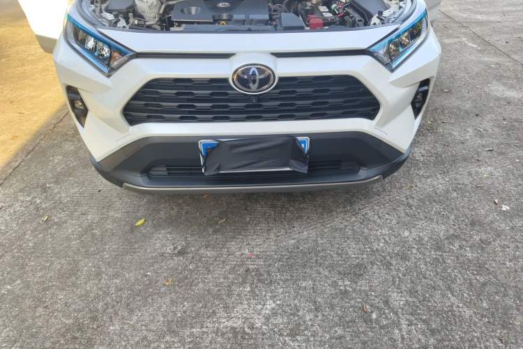 Used Toyota RAV4 2023 2.0L CVT Two-Wheel Drive Fashion Edition Engine Bay