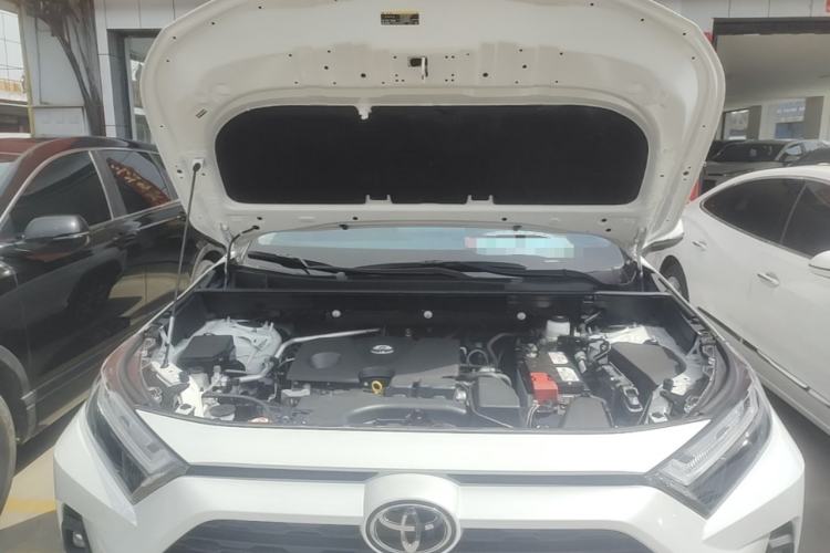 Used Toyota RAV4 2023 2.0L CVT Two-Wheel Drive Fashion Plus Edition Engine Bay