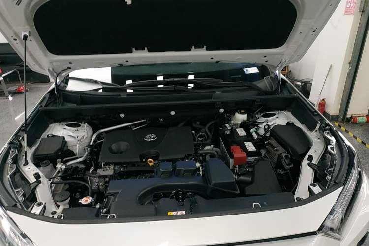 Used Toyota RAV4 2023 2.0L CVT Two-Wheel Drive Fashion Plus Edition Engine Bay