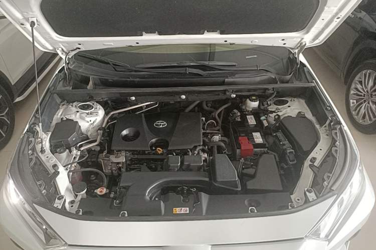 Used Toyota RAV4 2023 2.0L CVT Two-Wheel Drive Fashion Edition Engine Bay