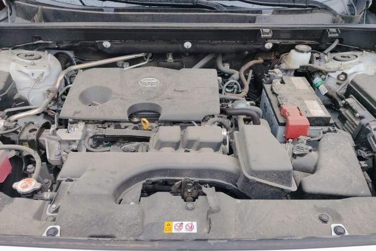 Used Toyota RAV4 2023 2.0L CVT Two-Wheel Drive Fashion Plus Edition Engine Bay
