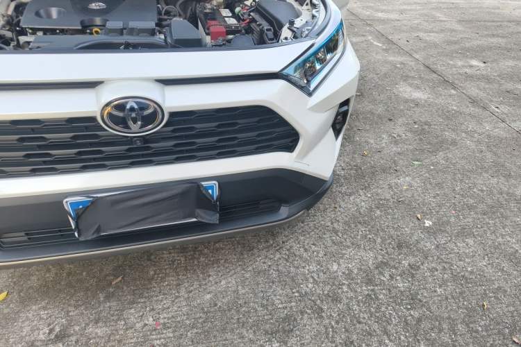 Used Toyota RAV4 2023 2.0L CVT Two-Wheel Drive Fashion Edition Engine Bay Left