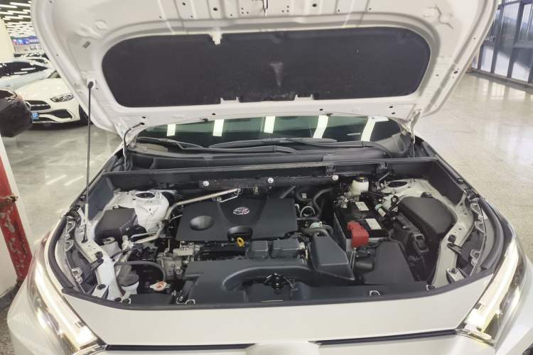 Used Toyota RAV4 2023 2.0L CVT Two-Wheel Drive Fashion Plus Edition Engine Bay