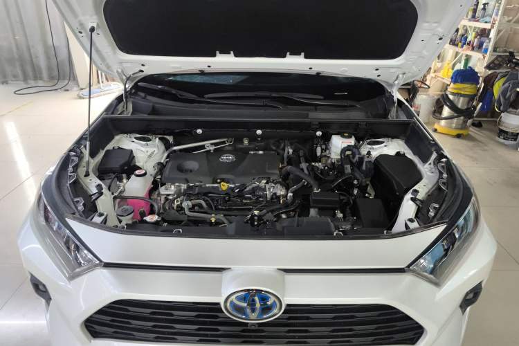 Used Toyota RAV4 2023 Dual-Motor 2.5L E-CVT Two-Wheel Drive Elite Edition Engine Bay