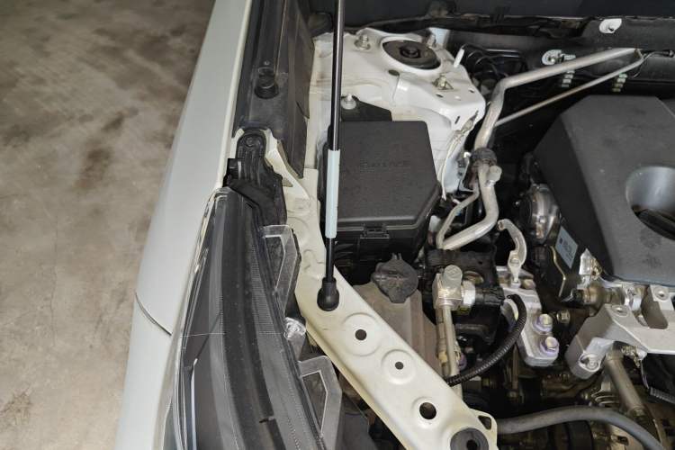 Used Toyota RAV4 2023 2.0L CVT Two-Wheel Drive Fashion Plus Edition Engine Bay Right