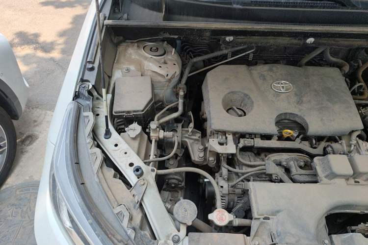 Used Toyota RAV4 2023 2.0L CVT Two-Wheel Drive Fashion Edition Engine Bay Right