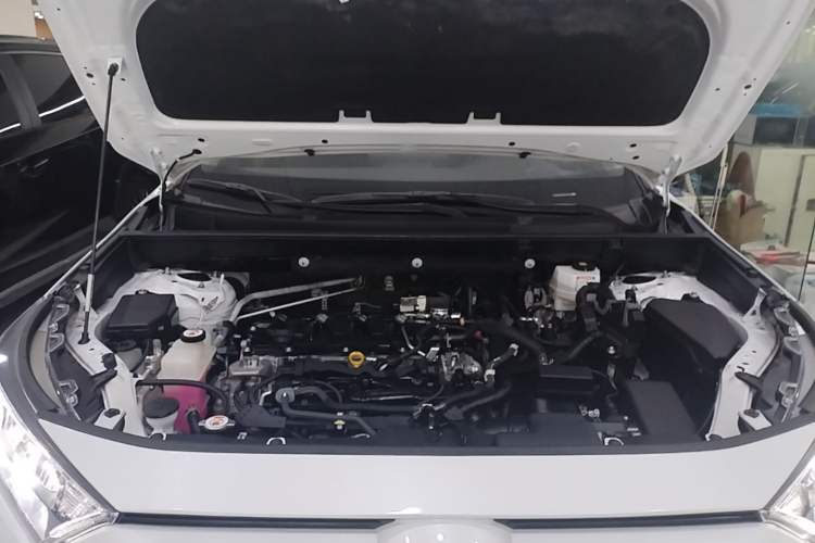 Used Toyota RAV4 2023 Dual-Motor 2.5L E-CVT Two-Wheel Drive Elite Edition Engine Bay