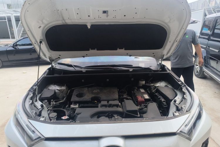 Used Toyota RAV4 2023 2.0L CVT Two-Wheel Drive Fashion Plus Edition Engine Bay