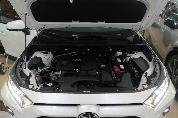 Used Toyota RAV4 2023 2.0L CVT Two-Wheel Drive Fashion Edition Engine Bay