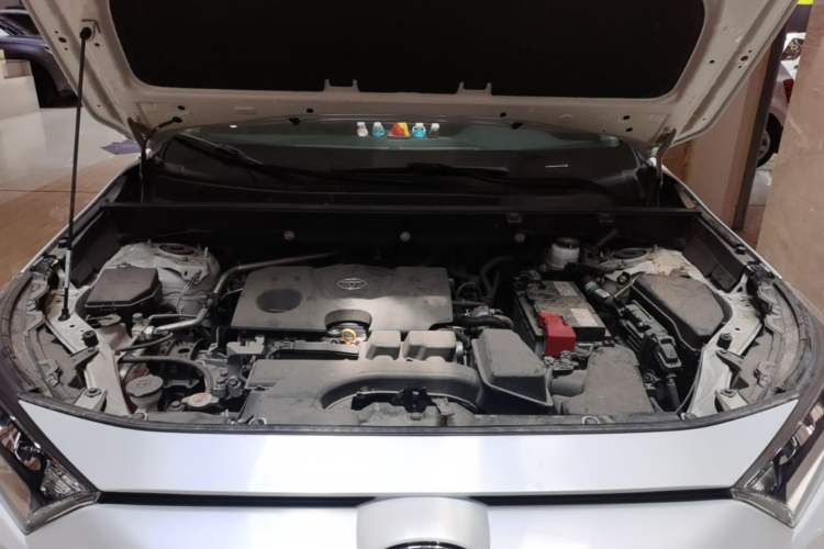 Used Toyota RAV4 2023 2.0L CVT Two-Wheel Drive Fashion Edition Engine Bay