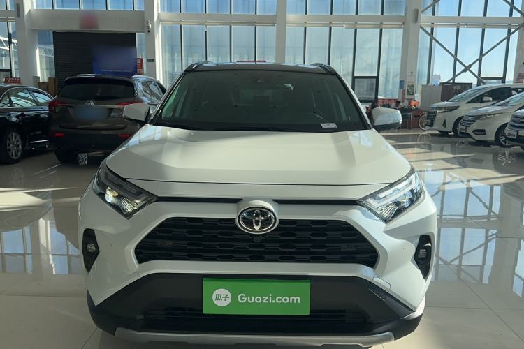Used Toyota RAV4 2023 2.0L CVT Two-Wheel Drive 20th Anniversary Platinum Edition Exterior 1