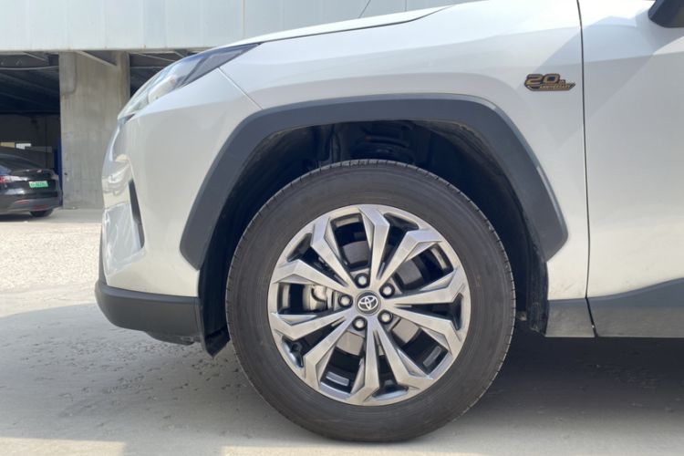 Used Toyota RAV4 2023 2.0L CVT Two-Wheel Drive 20th Anniversary Platinum Edition Exterior 10
