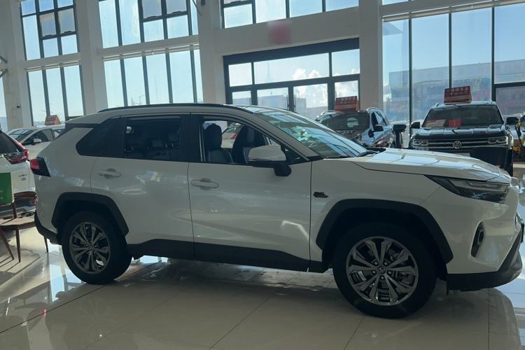 Used Toyota RAV4 2023 2.0L CVT Two-Wheel Drive 20th Anniversary Platinum Edition Exterior 2