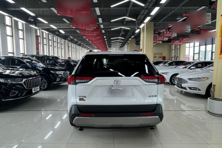 Used Toyota RAV4 2023 2.0L CVT Two-Wheel Drive 20th Anniversary Platinum Edition Exterior 2