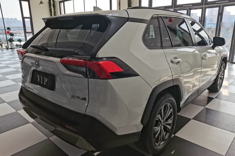 Used Toyota RAV4 2023 2.0L CVT Two-Wheel Drive Fashion Plus Edition Exterior 2