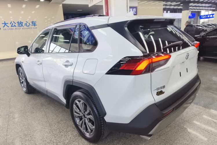 Used Toyota RAV4 2023 2.0L CVT Two-Wheel Drive Fashion Plus Edition Exterior 2