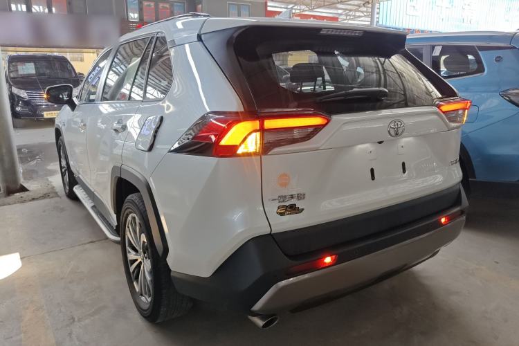 Used Toyota RAV4 2023 2.0L CVT Two-Wheel Drive 20th Anniversary Platinum Edition Exterior 2