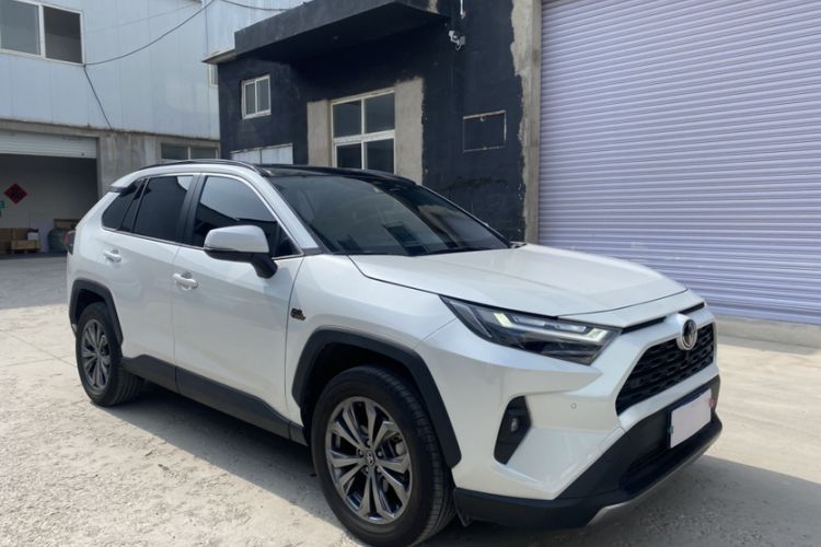 Used Toyota RAV4 2023 2.0L CVT Two-Wheel Drive 20th Anniversary Platinum Edition Exterior 2