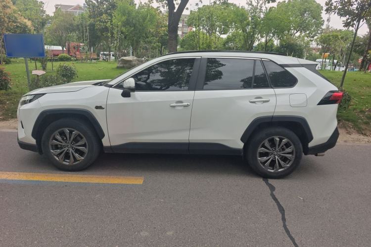 Used Toyota RAV4 2023 2.0L CVT Two-Wheel Drive 20th Anniversary Platinum Edition Exterior 2