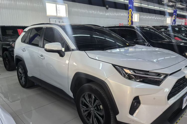 Used Toyota RAV4 2023 2.0L CVT Two-Wheel Drive Fashion Plus Edition Exterior 2